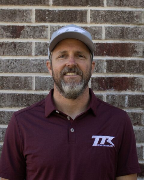 Headshot of Kenny Hall - Director of Operations at Texas Truck Riggins