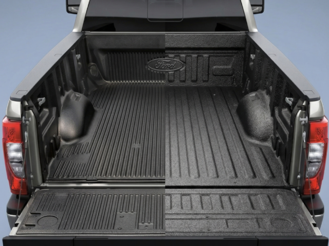 Spray-In vs Drop-In Bed Liner: Which One Is Right for Your Truck?